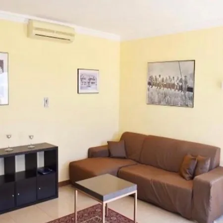 7a Riviera Park Apartment
